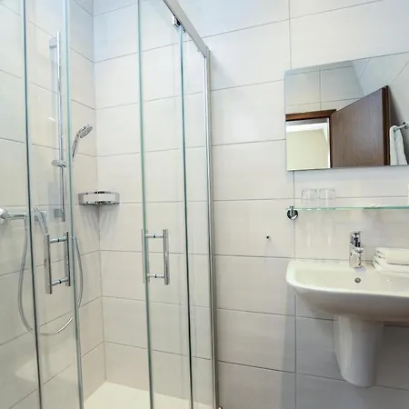 Hotel-restaurant Stern فندق 2*