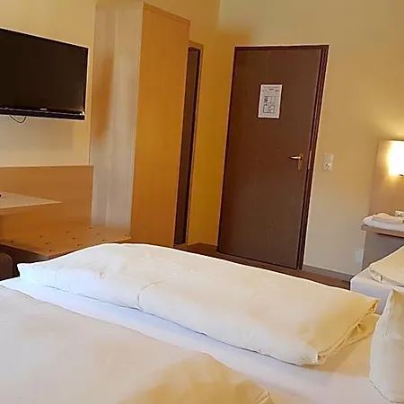 Hotel-restaurant Stern 2*